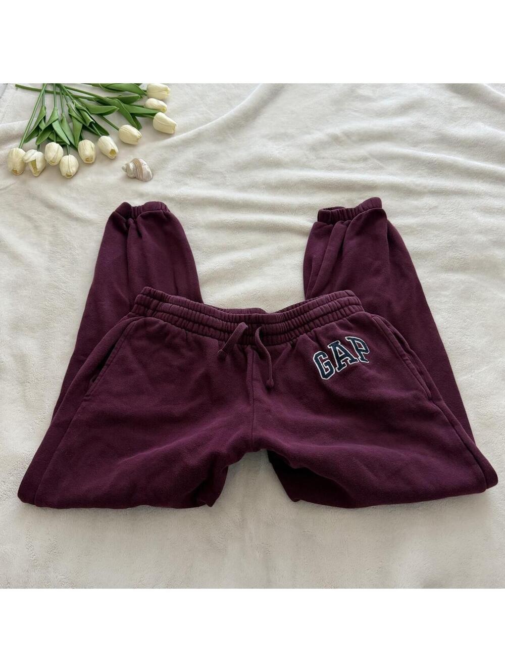 GAP burgundy cuffed sweatpants